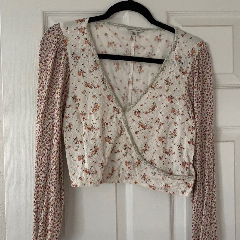Long sleeve floral crop top